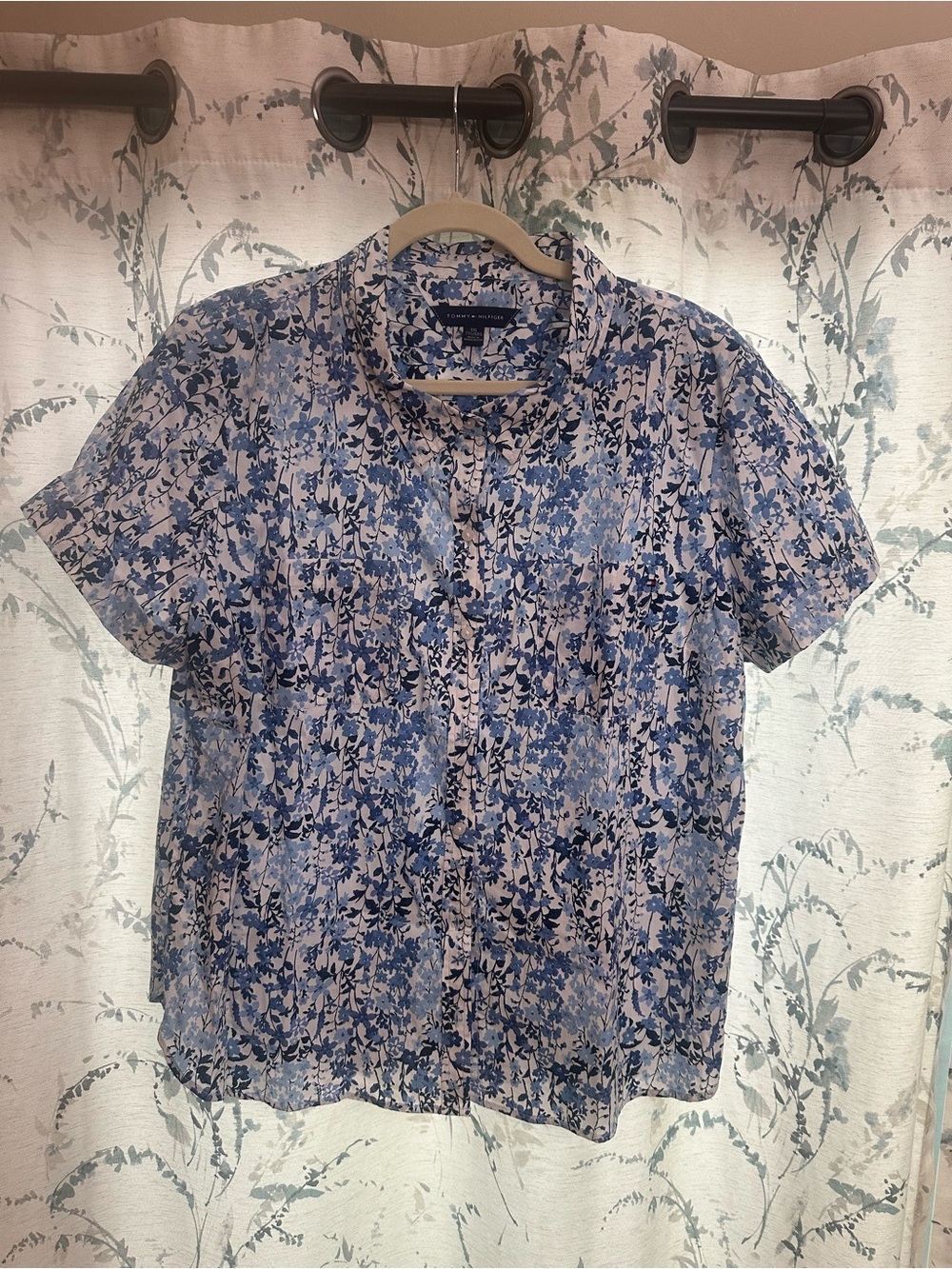 Tommy Hilfiger Blue Floral Short Sleeve Button-Down Blouse